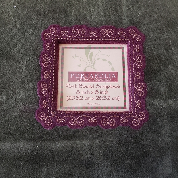 2 Portafolia Scrapbook Albums - Picture 4 of 7